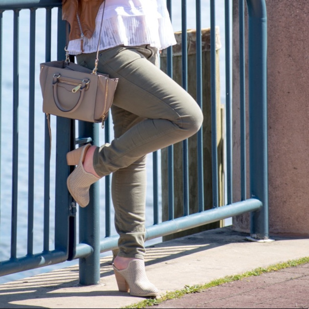 ✨3 for $20✨ Belted Green Stretch Dress Pants